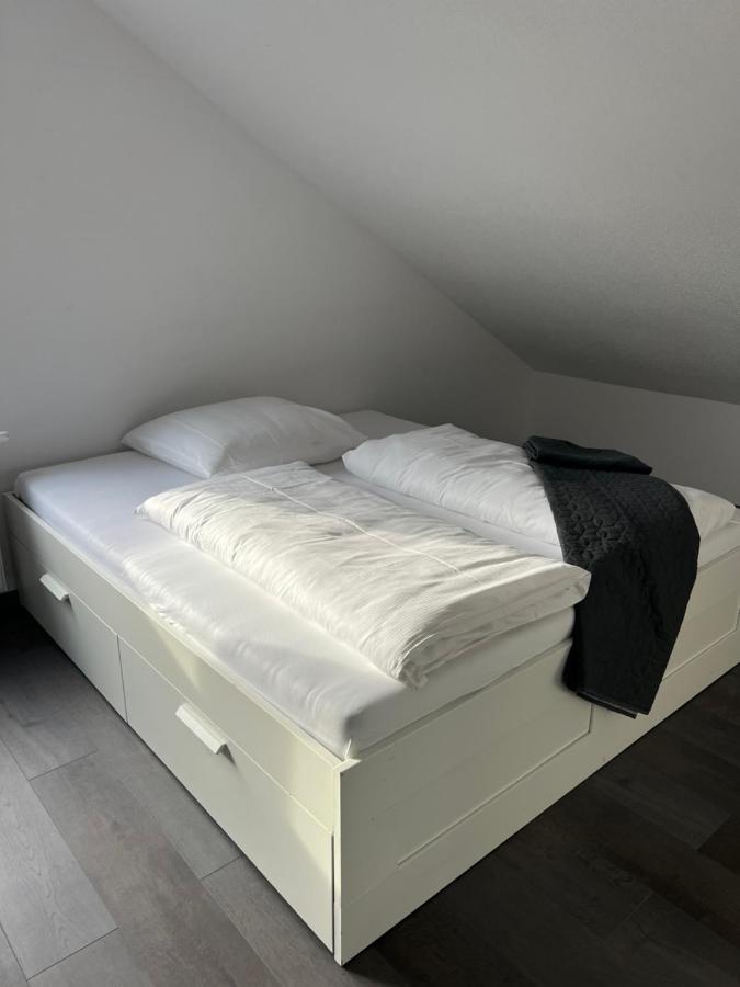Unique Geraeumige 2 Zimmerwohnung In Tuttlingen Mit Netflix, Sauna Und Fitness Esterno foto